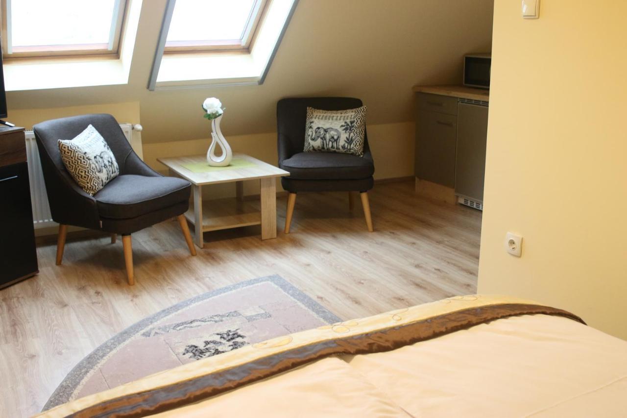 Orient Apartmanhaz Эгер Экстерьер фото